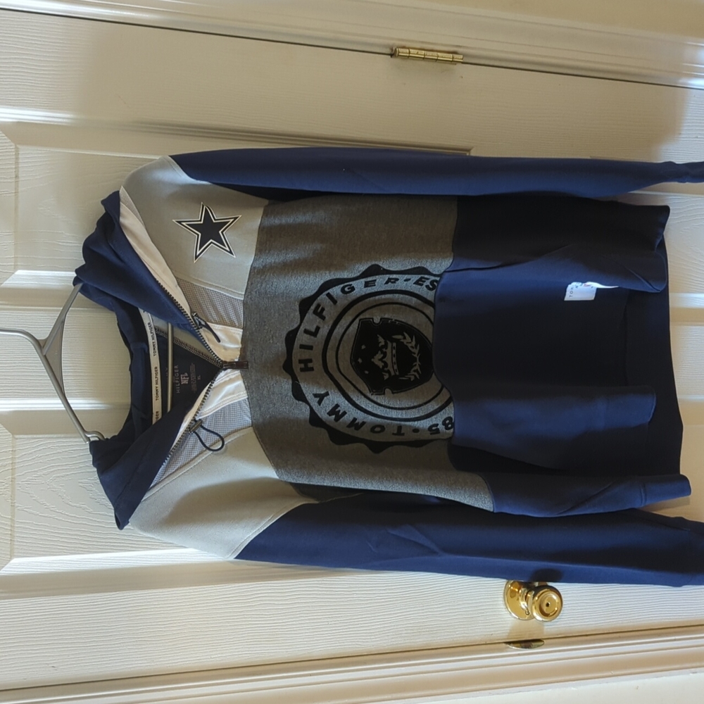 Dallas Cowboys Hooded Sweatshirt NWT - Free Shipping